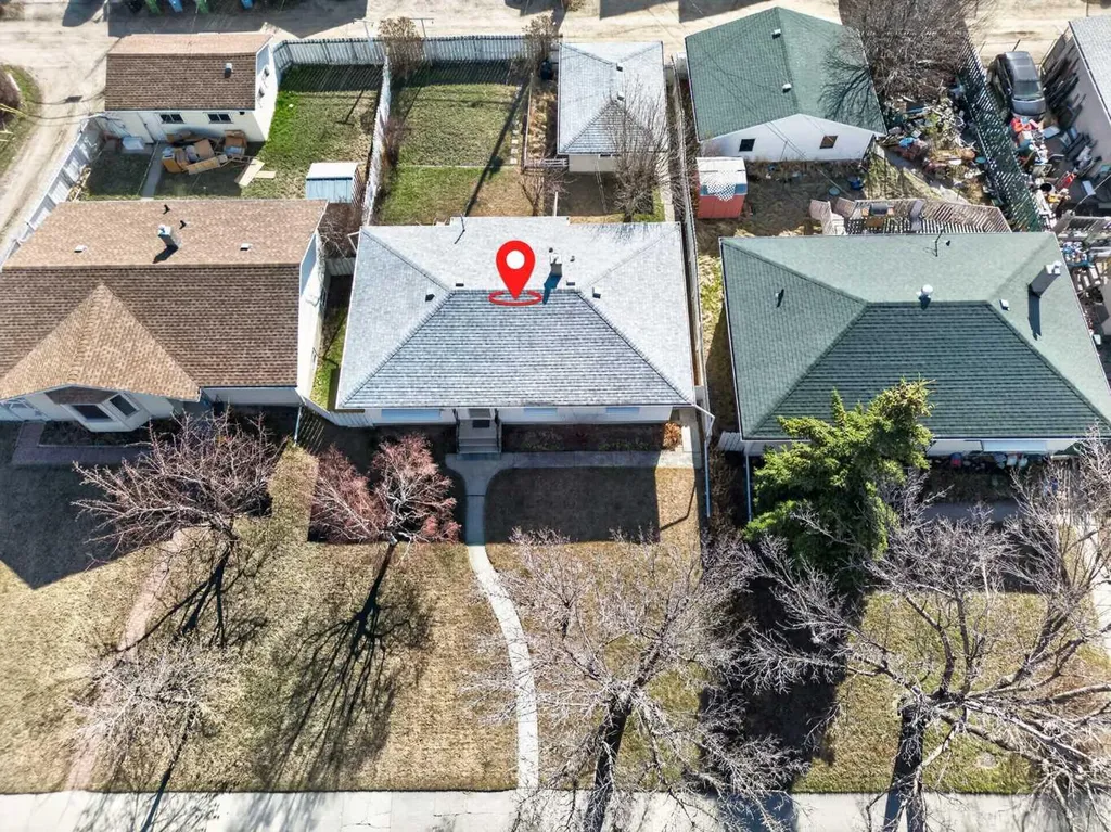 2416 38 Street SW Calgary AB T3E 3E5
