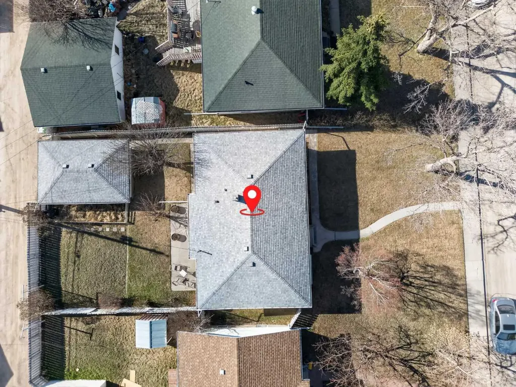 2416 38 Street SW Calgary AB T3E 3E5