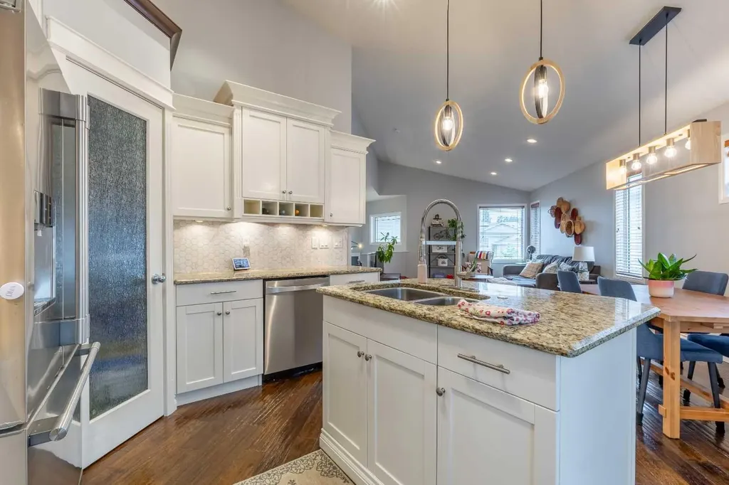 293 Heritage Boulevard W Lethbridge AB T1K 7M5