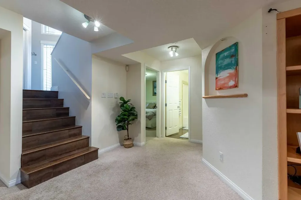 293 Heritage Boulevard W Lethbridge AB T1K 7M5