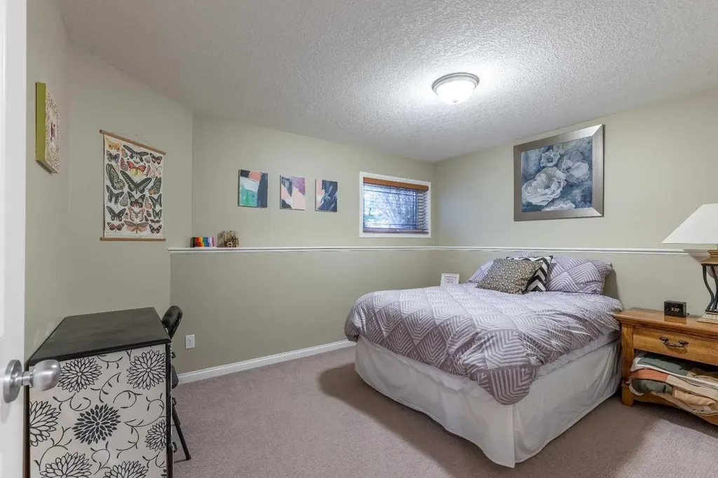 293 Heritage Boulevard W Lethbridge AB T1K 7M5