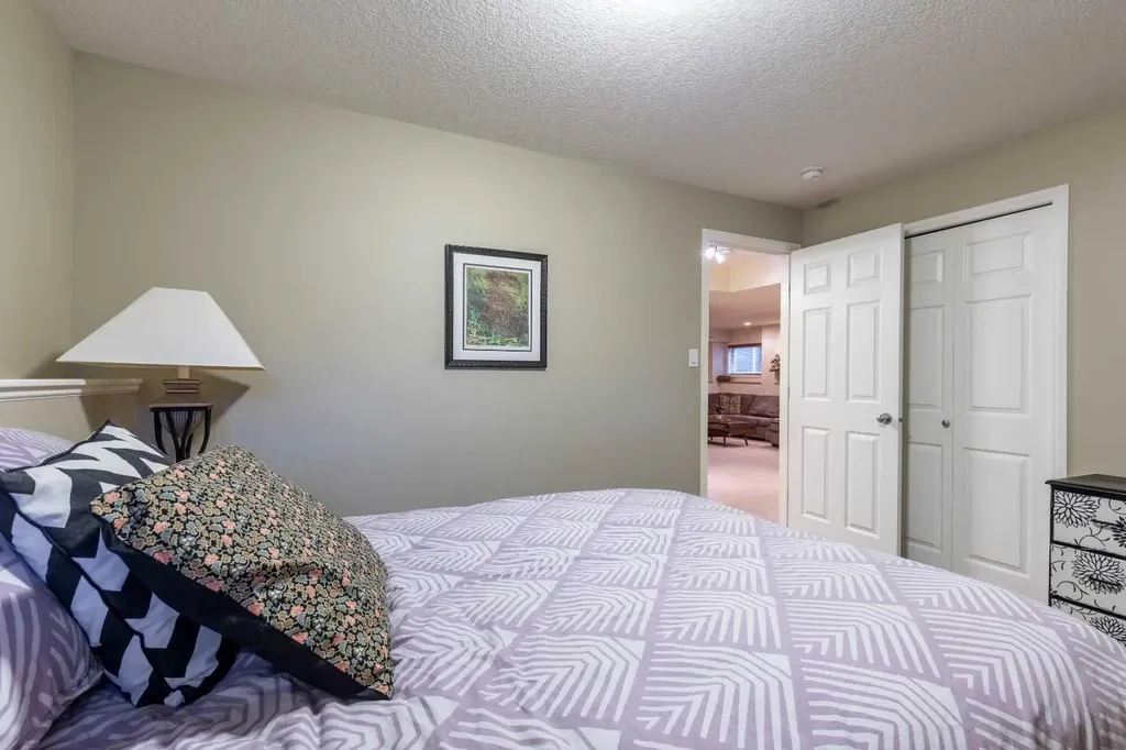 293 Heritage Boulevard W Lethbridge AB T1K 7M5