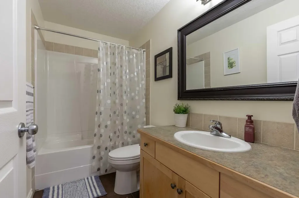 293 Heritage Boulevard W Lethbridge AB T1K 7M5