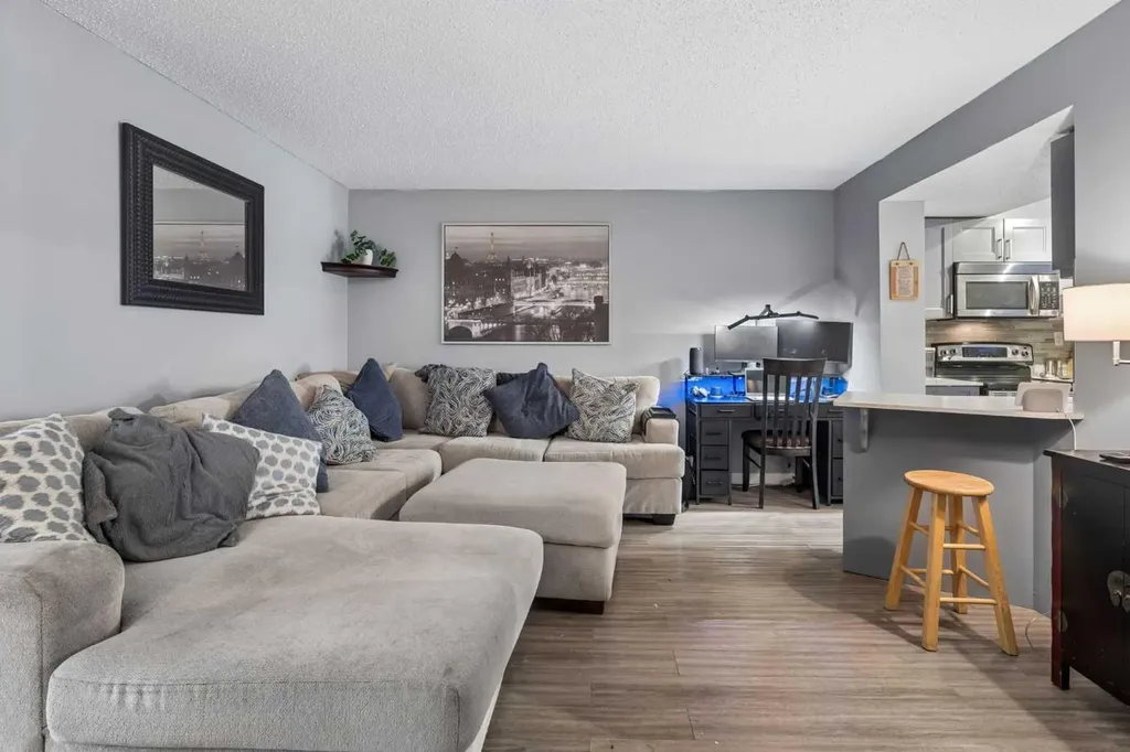 4810 40 Avenue SW Calgary AB T3E 1E5