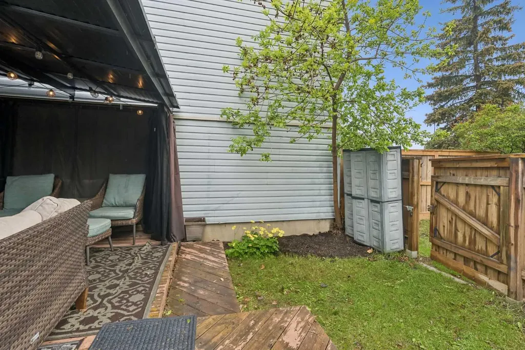 4810 40 Avenue SW Calgary AB T3E 1E5