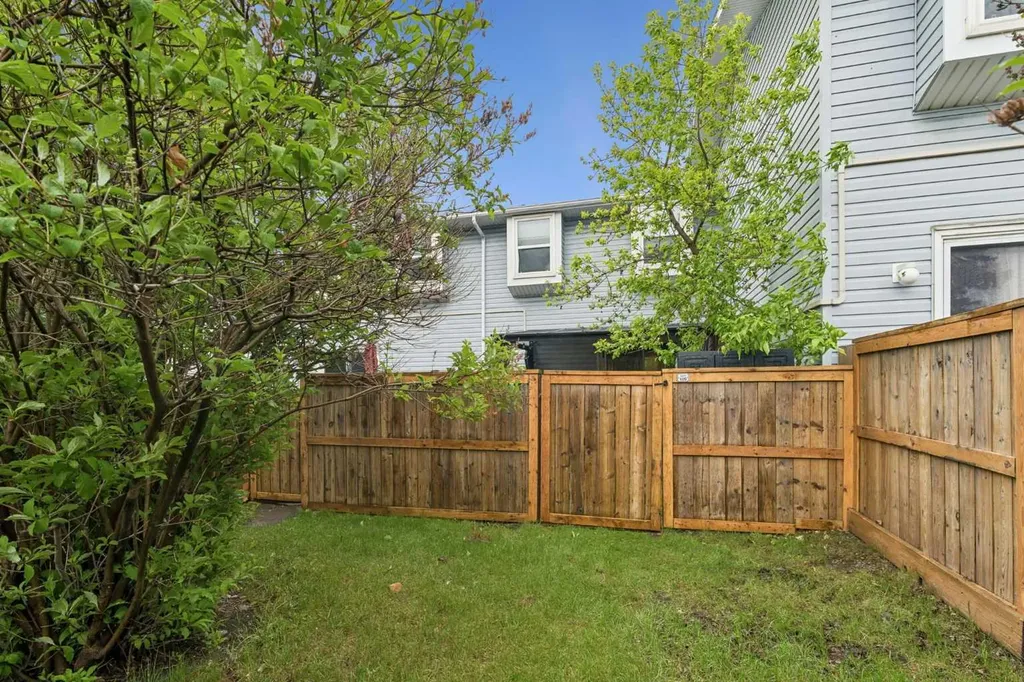 4810 40 Avenue SW Calgary AB T3E 1E5