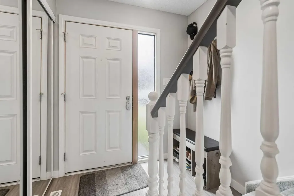 4810 40 Avenue SW Calgary AB T3E 1E5