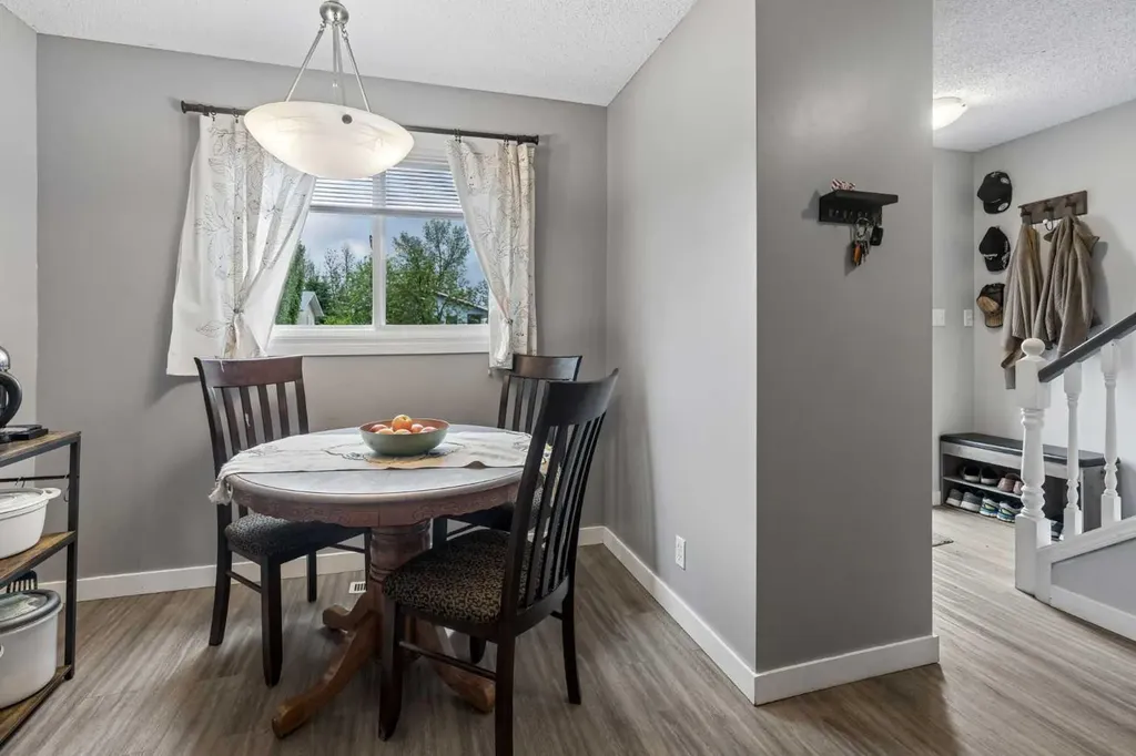 4810 40 Avenue SW Calgary AB T3E 1E5