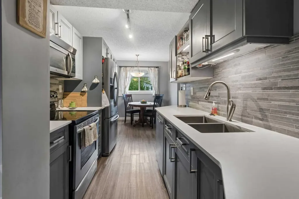 4810 40 Avenue SW Calgary AB T3E 1E5