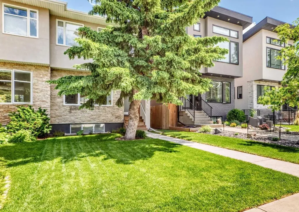 2010 32 Street SW Calgary AB T3E 2R3