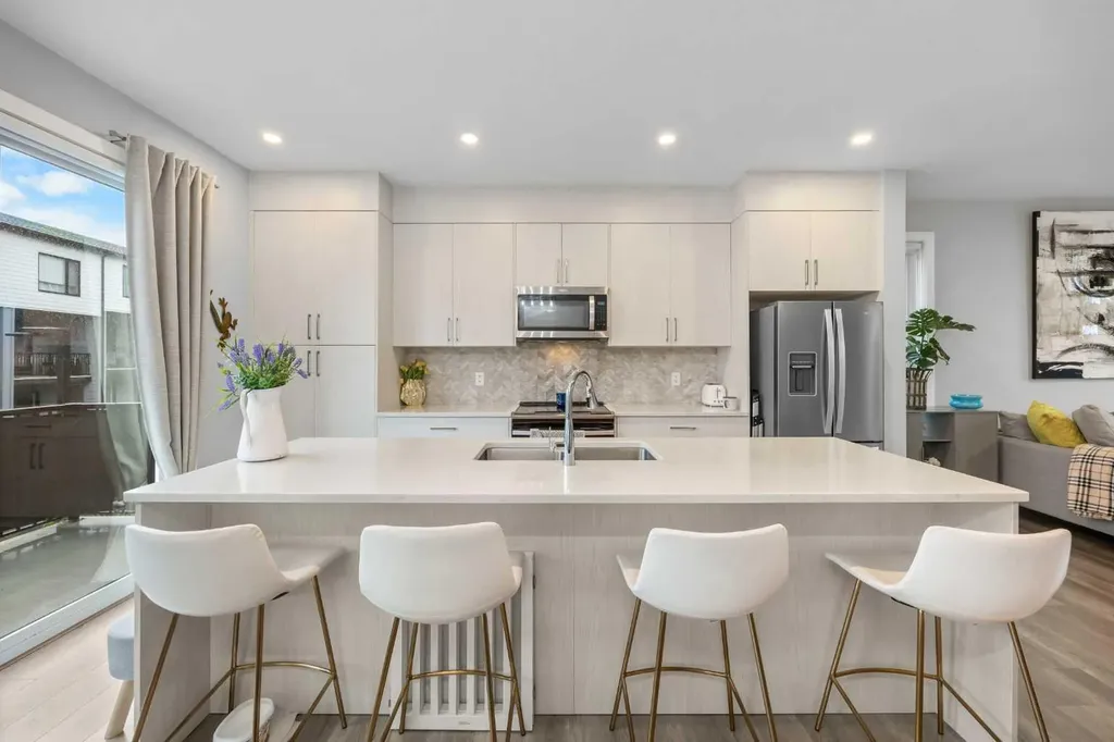 605 Evanston Link NW Calgary AB T3P 1S2
