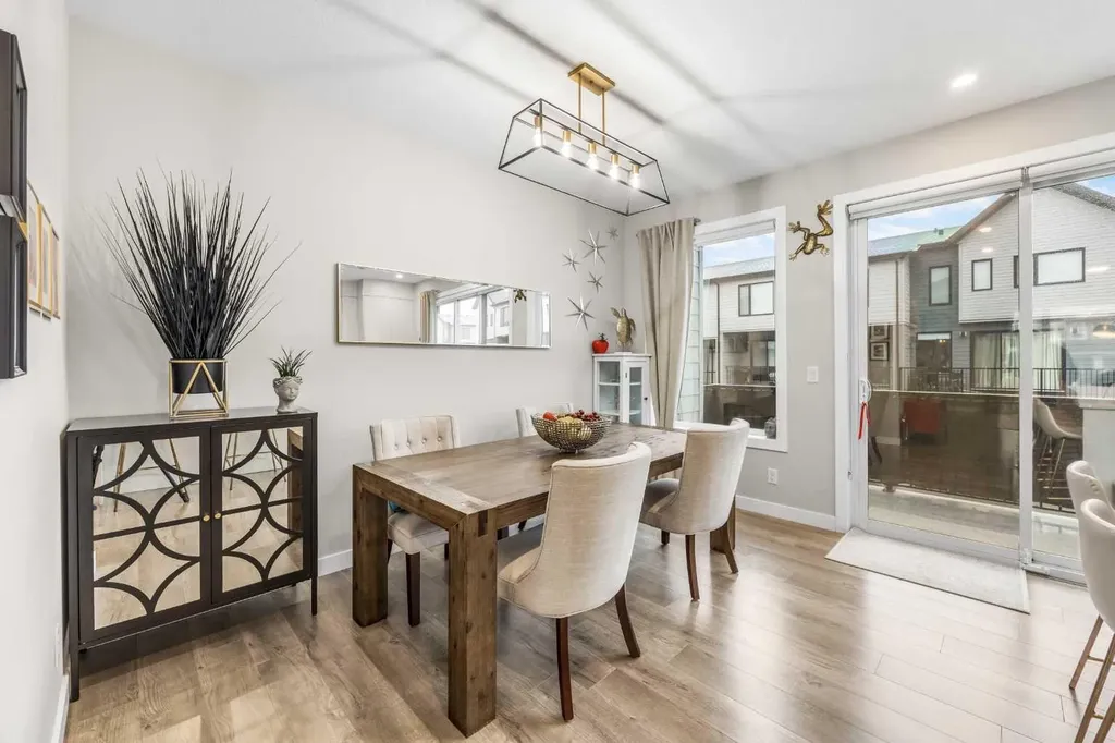 605 Evanston Link NW Calgary AB T3P 1S2