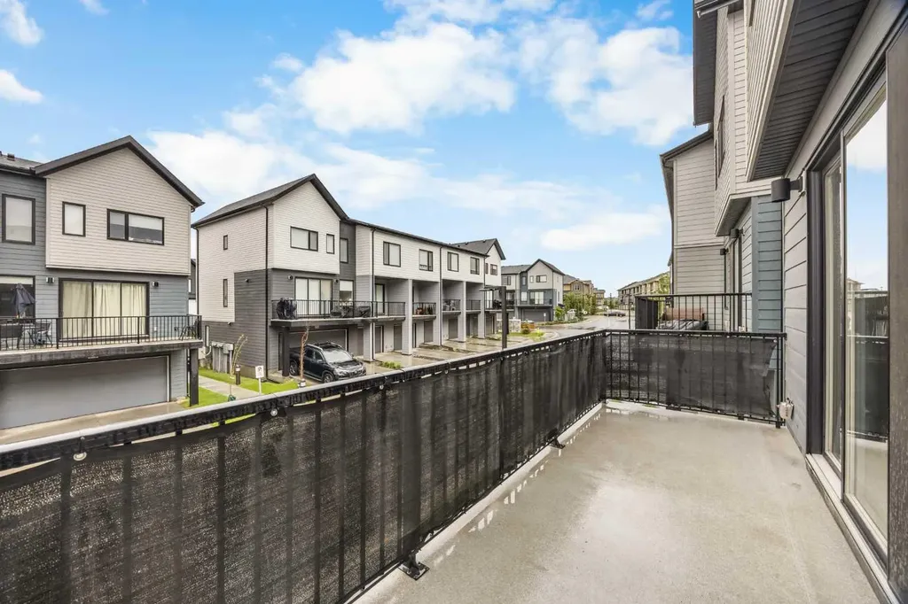 605 Evanston Link NW Calgary AB T3P 1S2