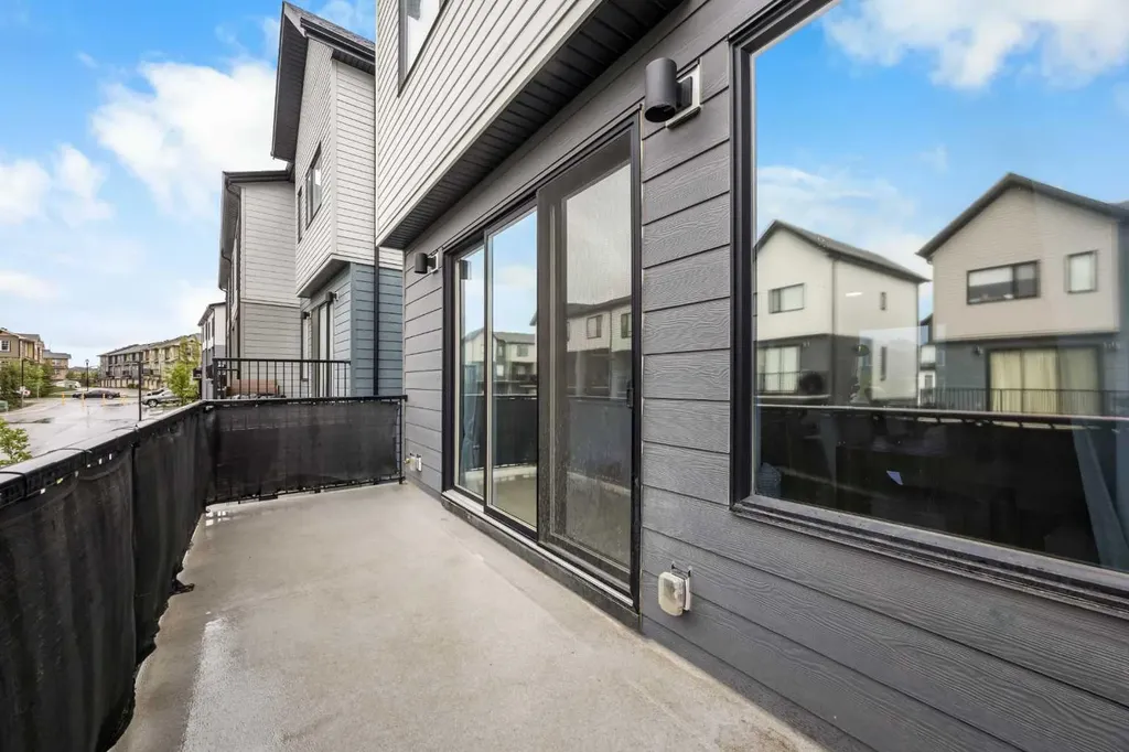 605 Evanston Link NW Calgary AB T3P 1S2
