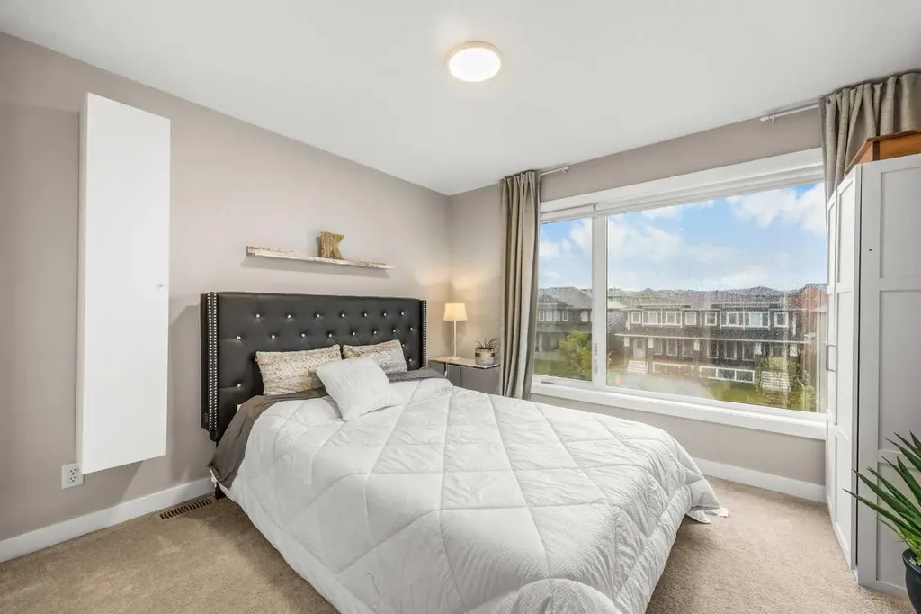 605 Evanston Link NW Calgary AB T3P 1S2