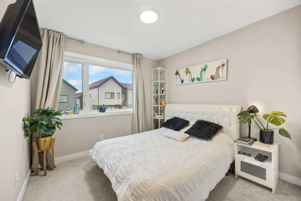 605 Evanston Link NW Calgary AB T3P 1S2