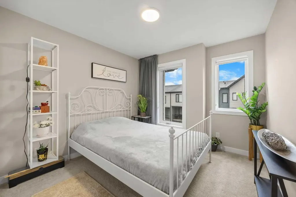 605 Evanston Link NW Calgary AB T3P 1S2