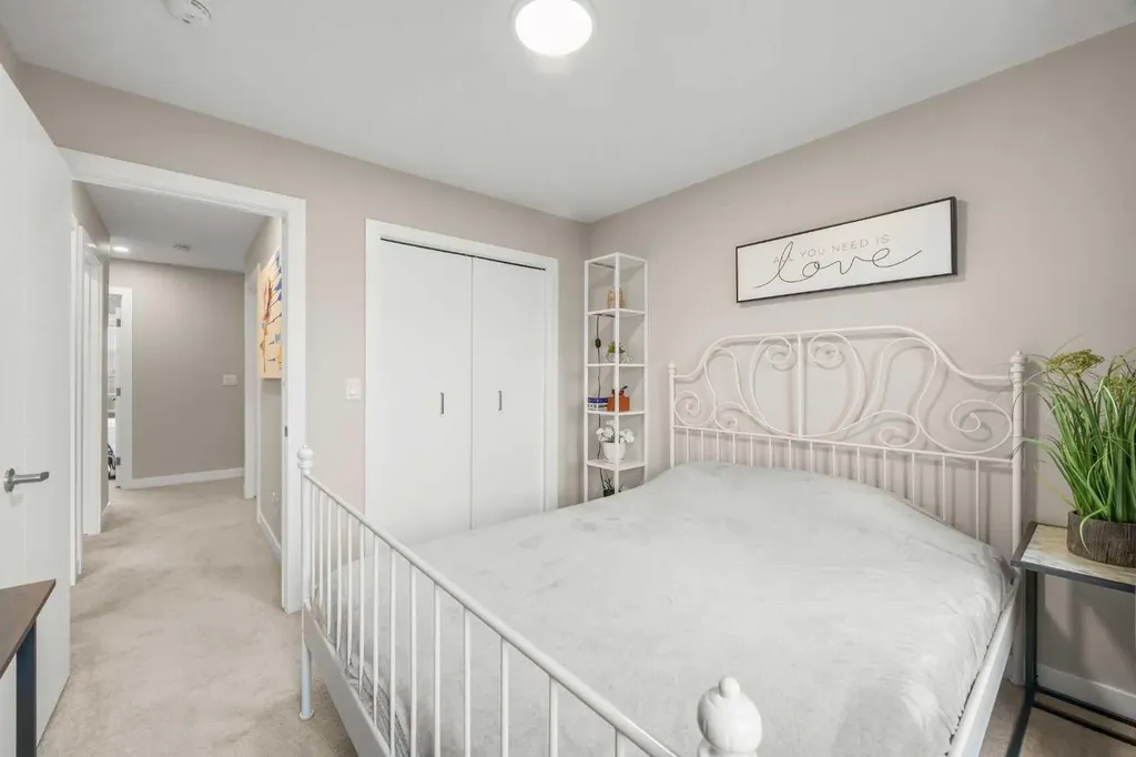605 Evanston Link NW Calgary AB T3P 1S2