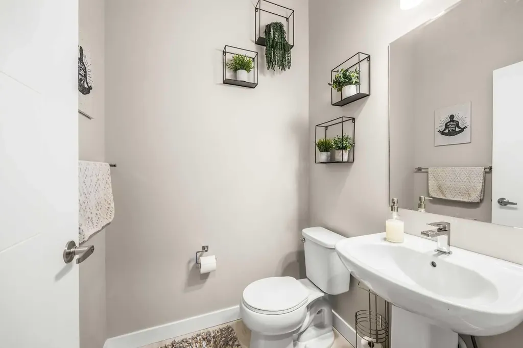 605 Evanston Link NW Calgary AB T3P 1S2