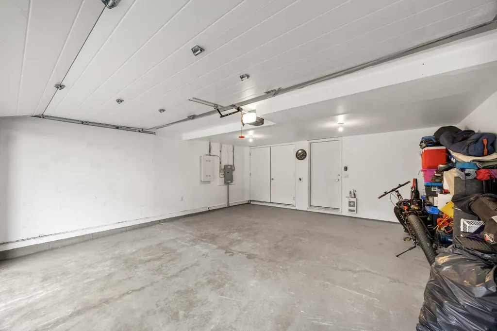 605 Evanston Link NW Calgary AB T3P 1S2
