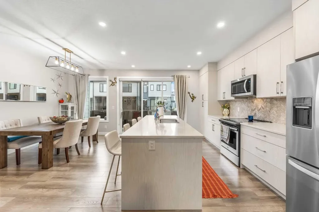 605 Evanston Link NW Calgary AB T3P 1S2