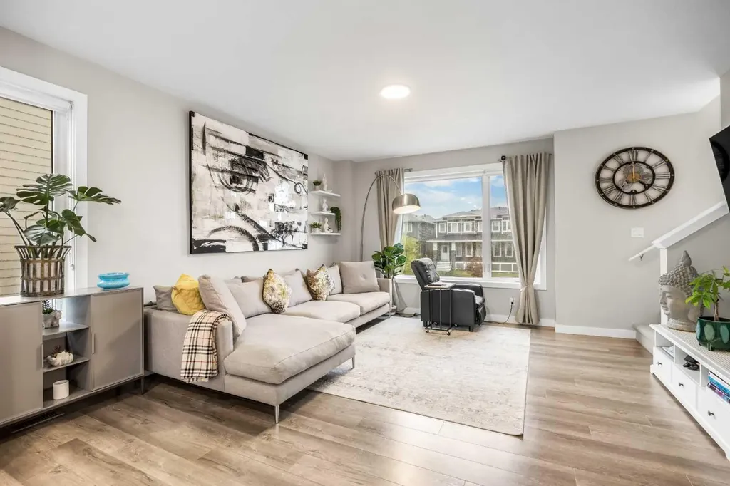605 Evanston Link NW Calgary AB T3P 1S2