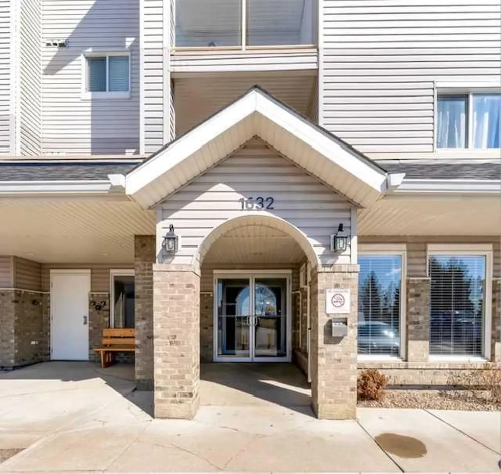 1632 Saamis Drive NW Medicine Hat AB T1C 4X3