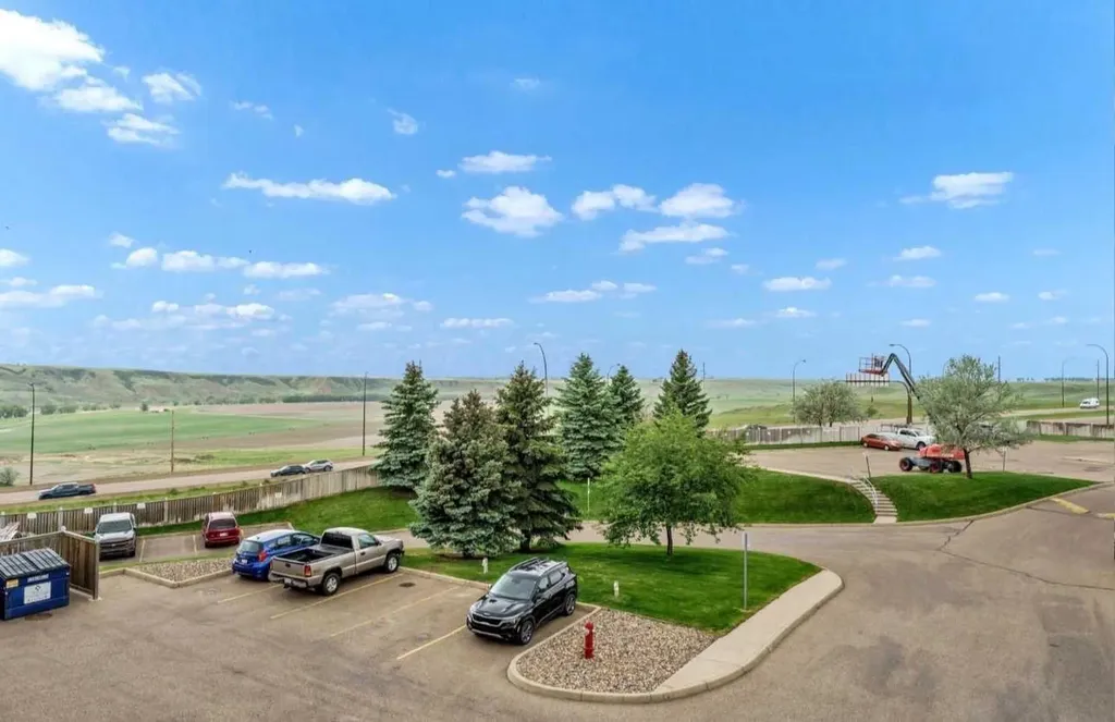 1632 Saamis Drive NW Medicine Hat AB T1B 4X3