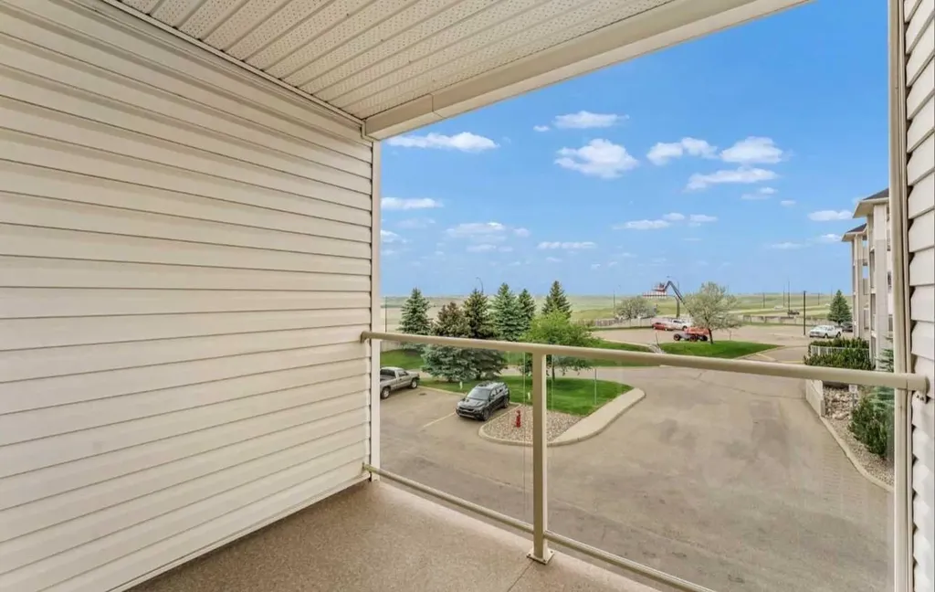 1632 Saamis Drive NW Medicine Hat AB T1B 4X3