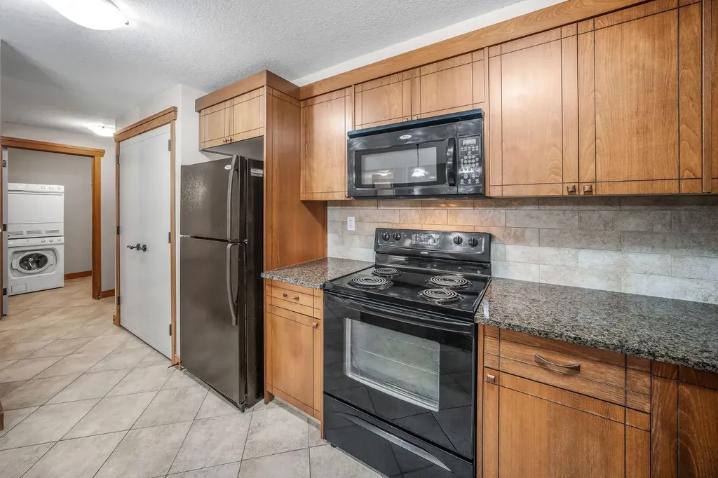 315 50 Avenue SW Calgary AB T2S 1H3