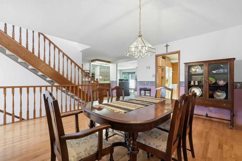 22A Woodmeadow Close SW Calgary AB T2W 4L8