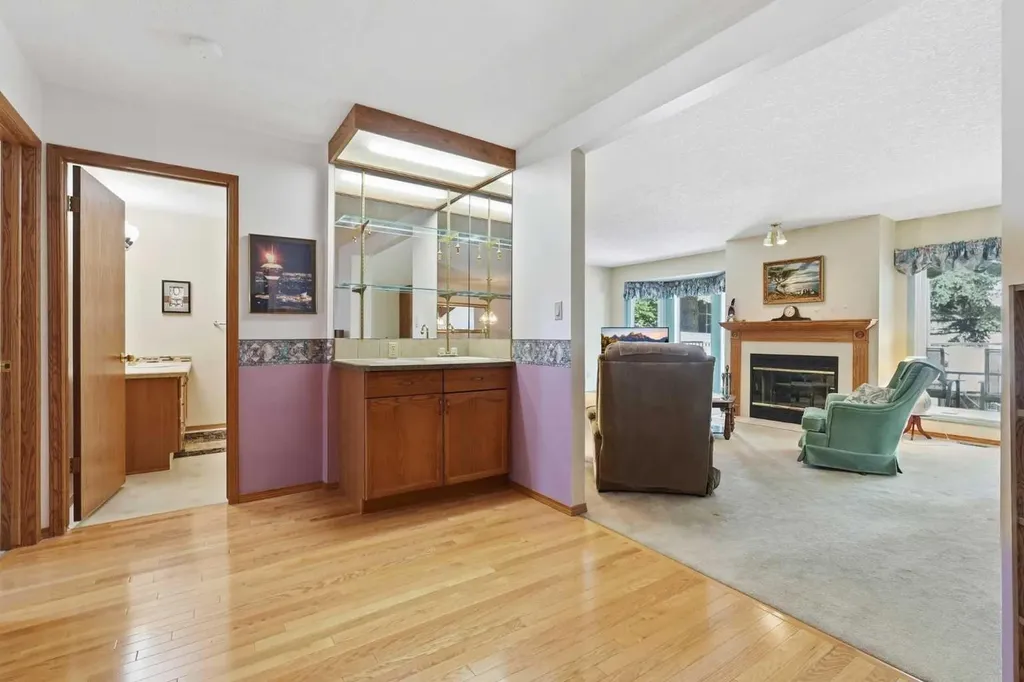 22A Woodmeadow Close SW Calgary AB T2W 4L8