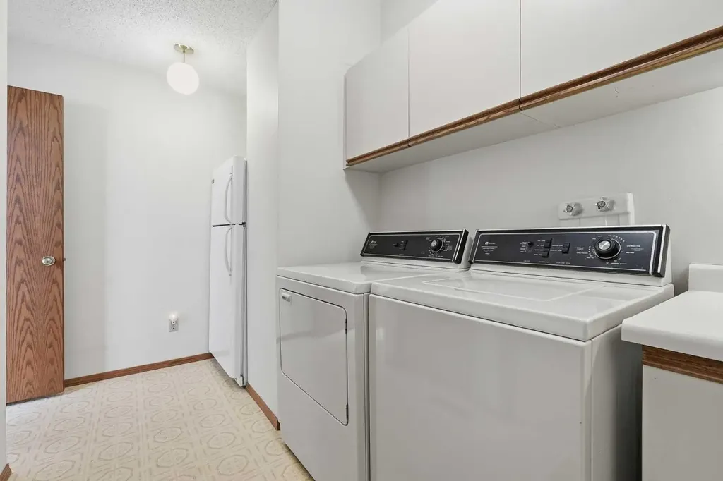 22A Woodmeadow Close SW Calgary AB T2W 4L8