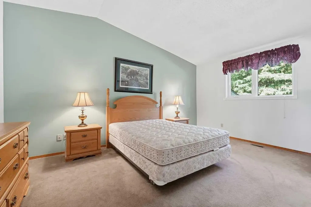 22A Woodmeadow Close SW Calgary AB T2W 4L8