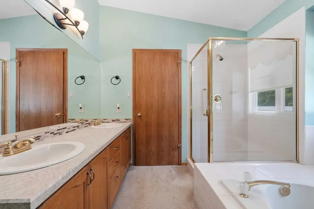 22A Woodmeadow Close SW Calgary AB T2W 4L8