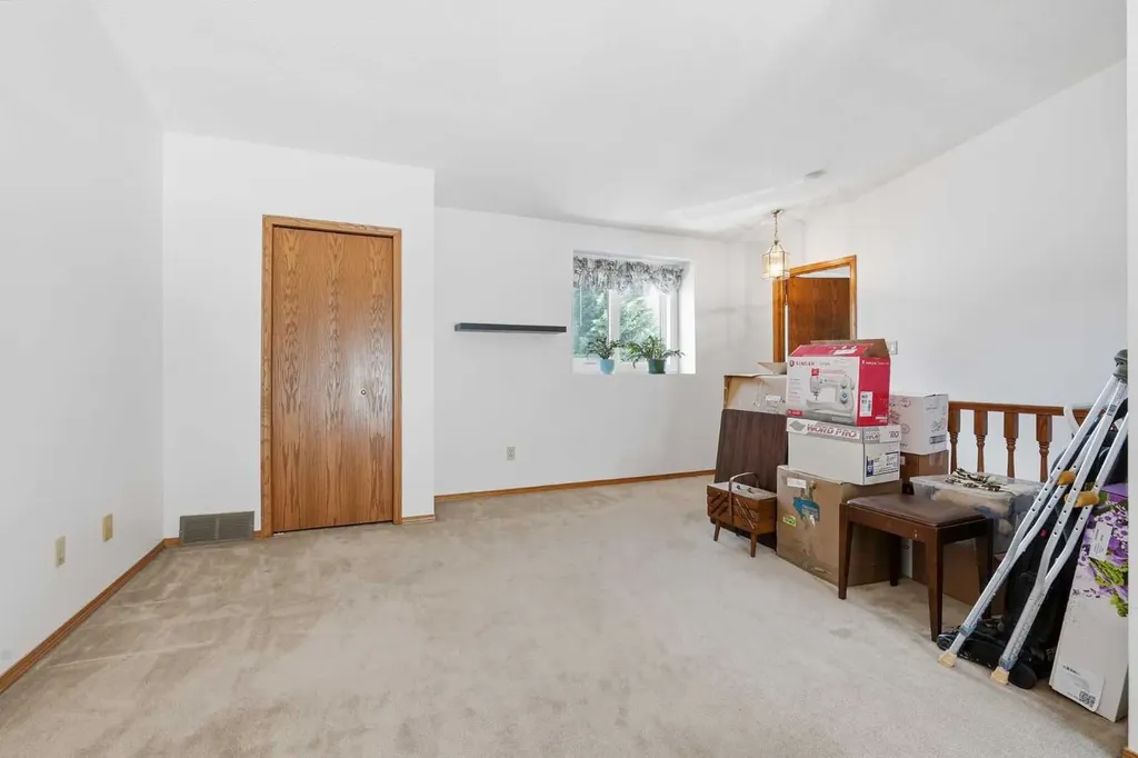 22A Woodmeadow Close SW Calgary AB T2W 4L8