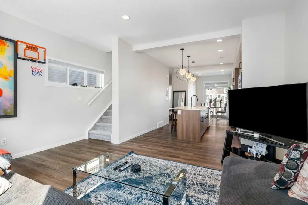 355 Nolancrest Heights NW Calgary AB T3R0Z9