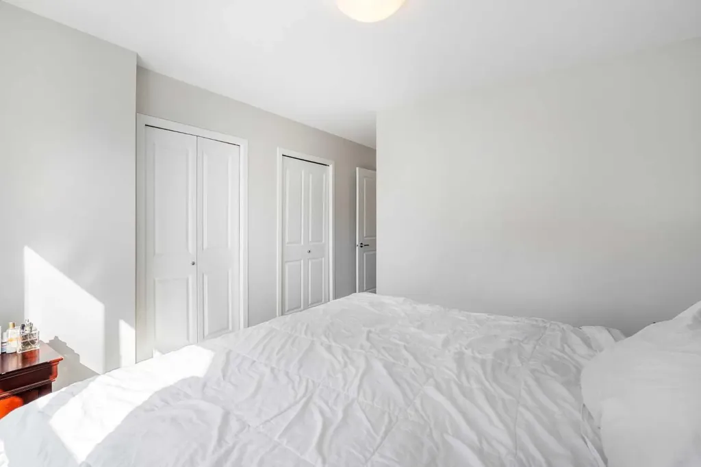355 Nolancrest Heights NW Calgary AB T3R0Z9