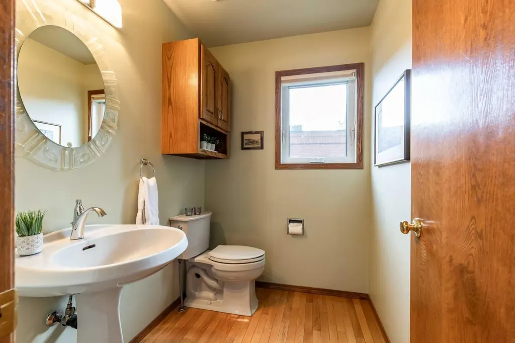 6 Pine Court NE Medicine Hat AB T1C1R3