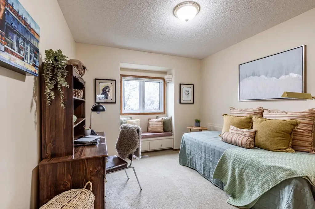 6 Pine Court NE Medicine Hat AB T1C1R3