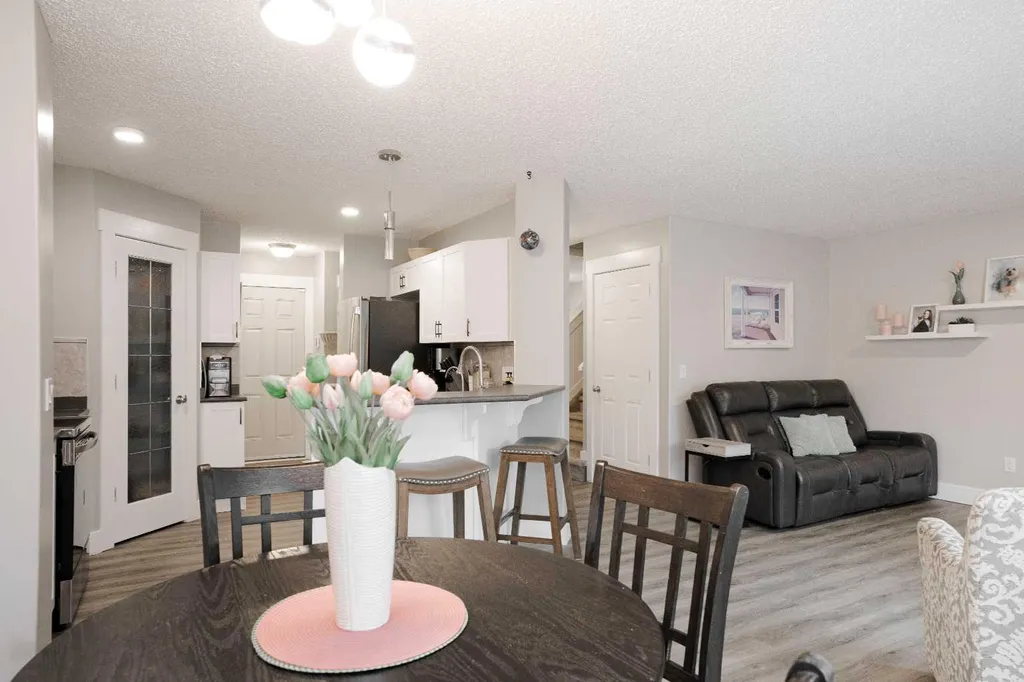 213 Parry Crescent Fort Mcmurray AB T9K 2T5
