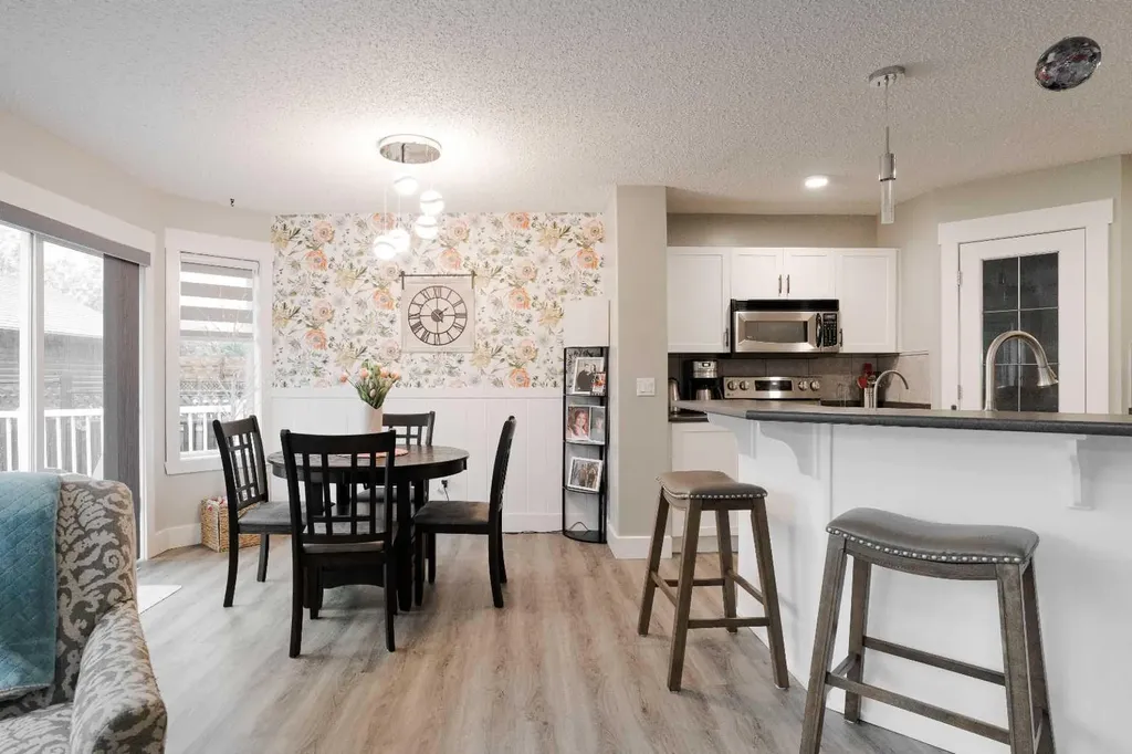 213 Parry Crescent Fort Mcmurray AB T9K 2T5
