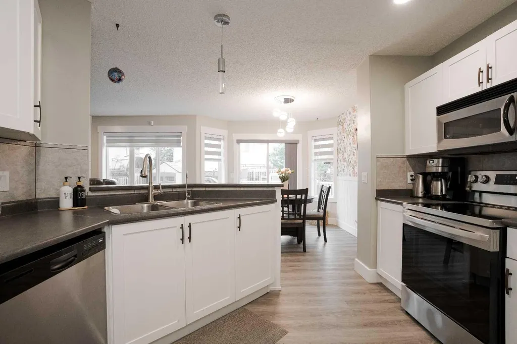 213 Parry Crescent Fort Mcmurray AB T9K 2T5