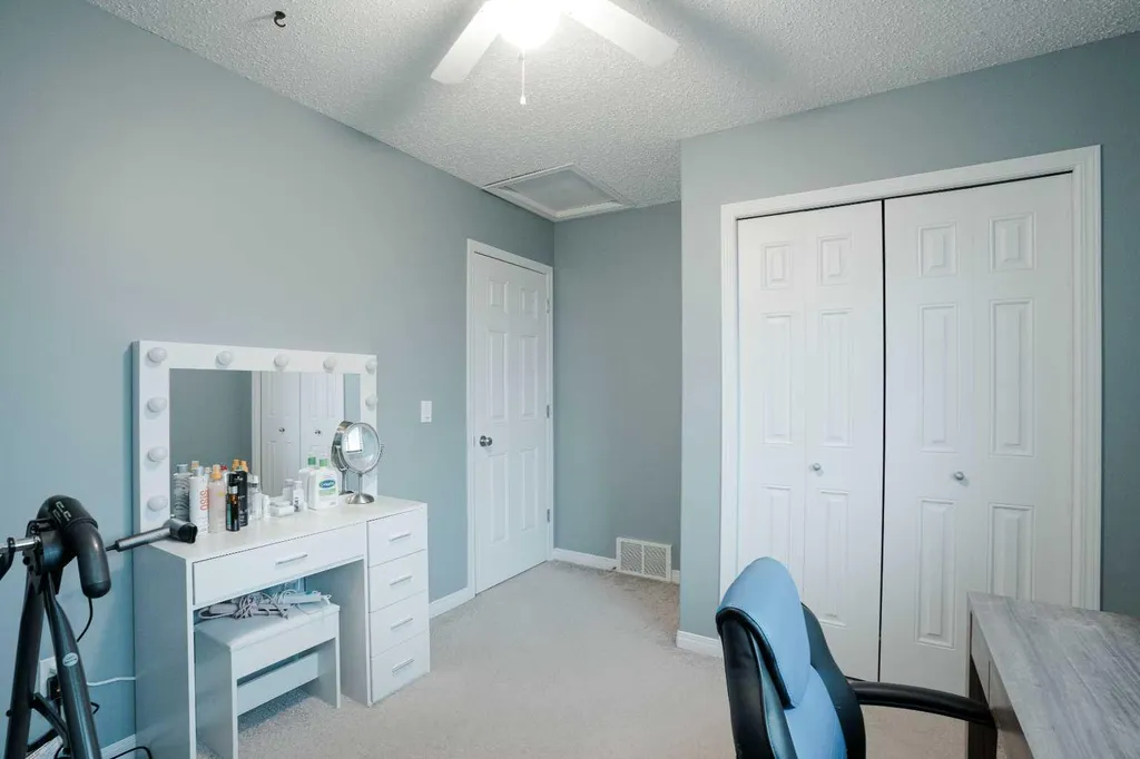 213 Parry Crescent Fort Mcmurray AB T9K 2T5