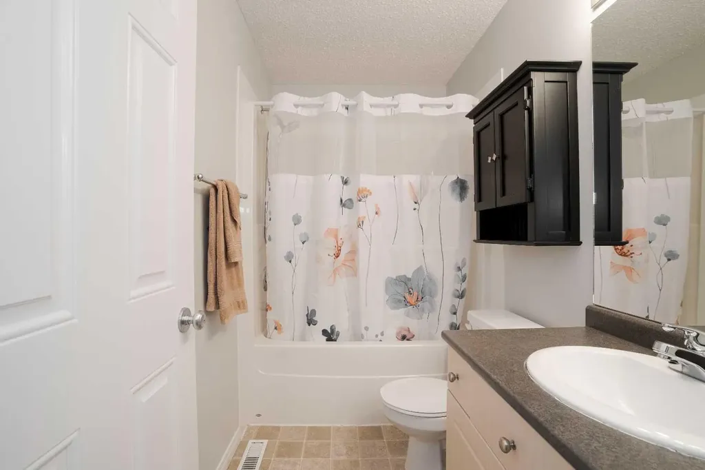 213 Parry Crescent Fort Mcmurray AB T9K 2T5