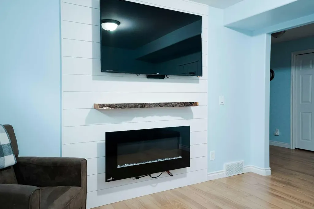 213 Parry Crescent Fort Mcmurray AB T9K 2T5