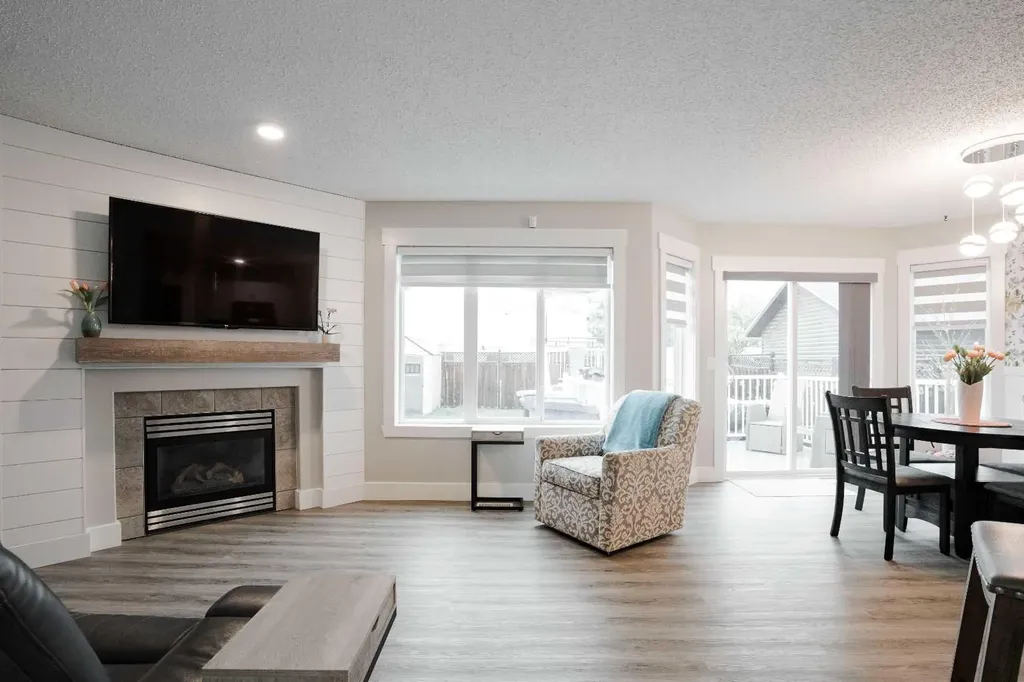 213 Parry Crescent Fort Mcmurray AB T9K 2T5