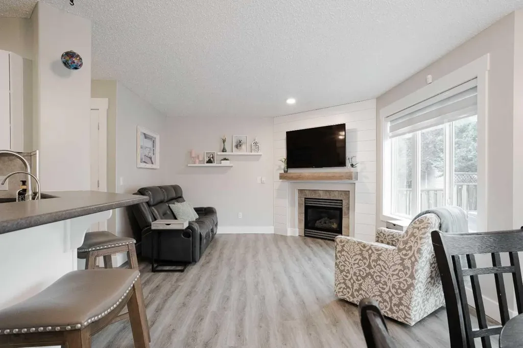 213 Parry Crescent Fort Mcmurray AB T9K 2T5