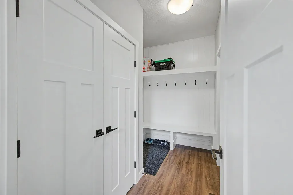 1340 Lackner Boulevard Carstairs AB T0M 0N0