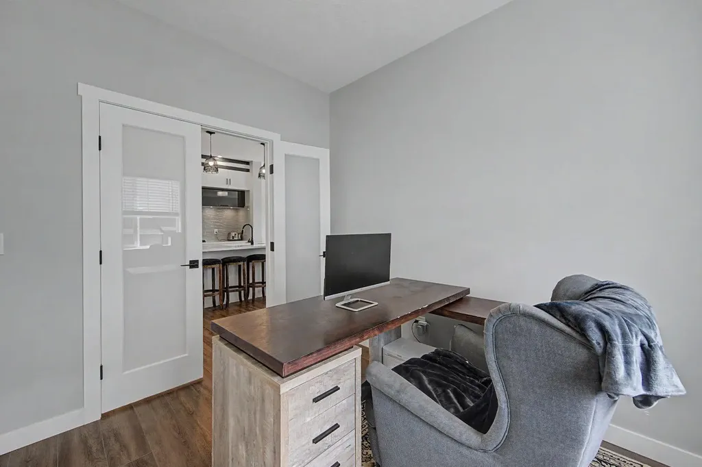 1340 Lackner Boulevard Carstairs AB T0M 0N0